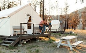 Kumsheen Rafting Resort